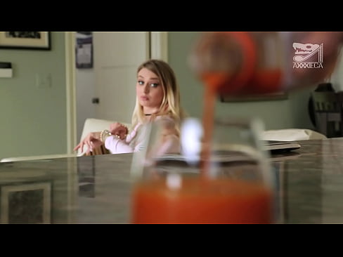 ❤️ Vajza e nxehtë me cica të mëdha dhe pidhi të shtrënguar merr karin nga humbësi, por shumë e vështirë ❤️ Pornografi anale tek ne ❌