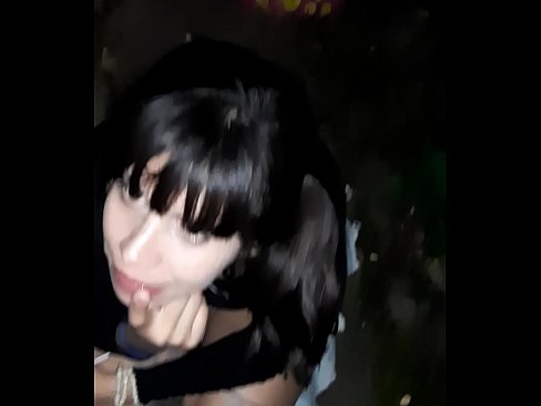 ❤️ Në rrugë penisi i fryrë në këmbim të karamele ❤️ Pornografi anale tek ne ❌
